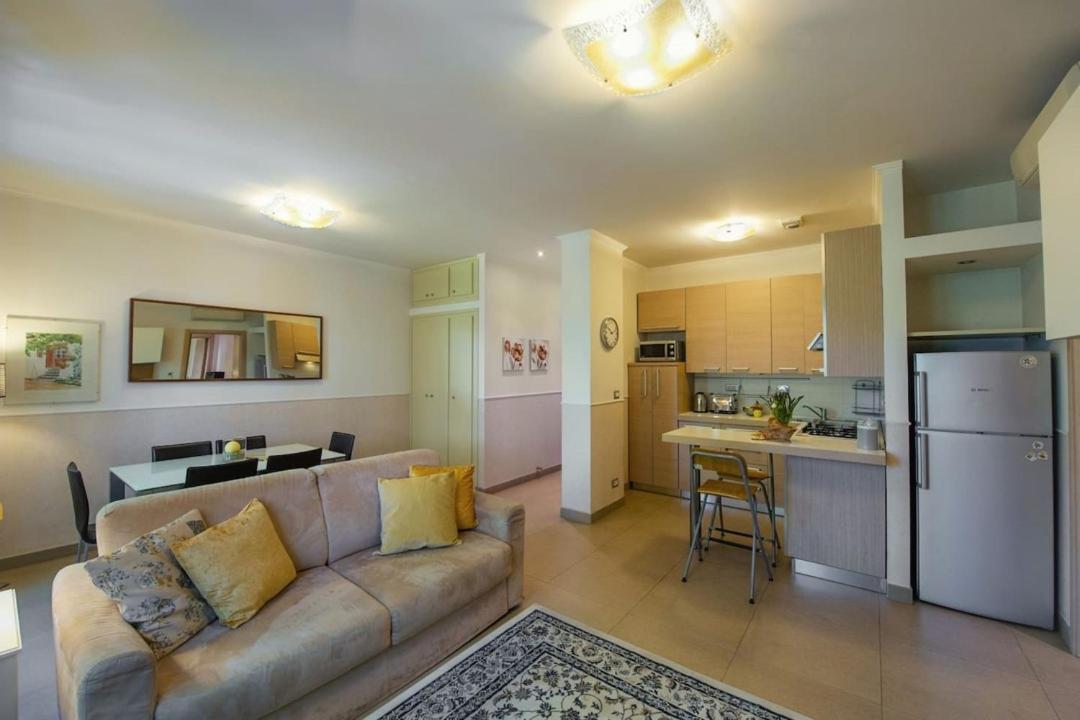 Iflat Sleek Apt In Testaccio Near Ostiense Train Station Apartamento
