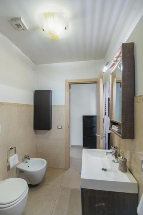 Iflat Sleek Apt In Testaccio Near Ostiense Train Station Apartamento *